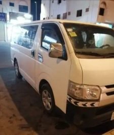 صورة اعلان : للايجار اليومي والشهري باصات