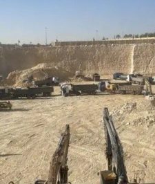 صورة اعلان : حفر و ترحيل بوكلينات حفارات دفان كساره صبيز تريلات