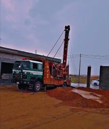 صورة اعلان : حفار ابار جميع أنحاء المملكه تطليع وتنزيل كيسي وقطاسات