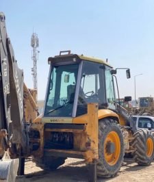 صورة اعلان : جيسيبي .عرجاء .حفار . معدات ثقيله