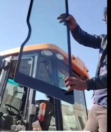 صورة اعلان : زجاج معدات بكلينات شيولات بوبكات حفارات