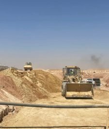 صورة اعلان : شيولات وبوكلينات وكريدرات للإيجار