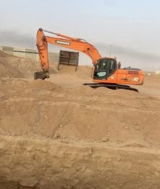 صورة اعلان : حفار بوكلين للايجار هدم وحفر الاراضي