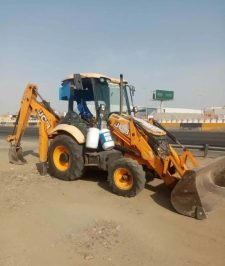 صورة اعلان : حفار جي سي بي