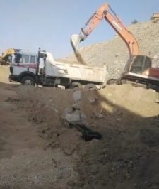 صورة اعلان : قلابات سكس تريلات بوكلينات دينات شيولات حفارات جي سي بي