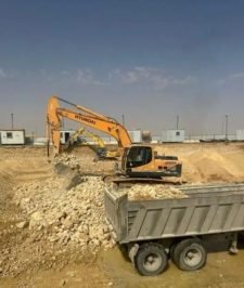 صورة اعلان : حفارات بوكلينات