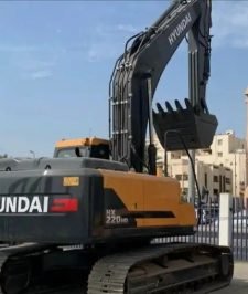 صورة اعلان : جي سي بي حفار 2025 للايجار