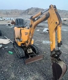 صورة اعلان : حفار جي سي بي