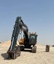 صورة اعلان : حفارات كفرات وجنزبر موديل 2033 للايجار