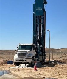 صورة اعلان : حفار آبار ارتوازية