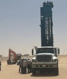 صورة اعلان : حفار ابار ارتوازية