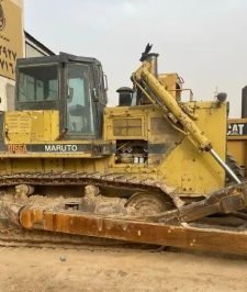 صورة اعلان : بلدوزر حديث كماتسو D155 للايجار