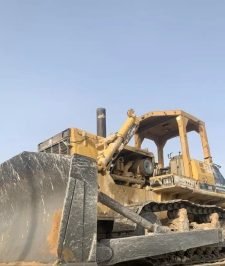 صورة اعلان : بلدوزر كوماتسو 155 للايجار