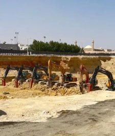 صورة اعلان : حفار بوكلين