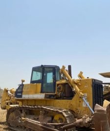 صورة اعلان : دركتر بلدوزر كوماتسو 155 موديل حديث للايجار