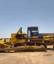 صورة اعلان : بلدوزر كاماتسو A155 خط ازرق للبيع