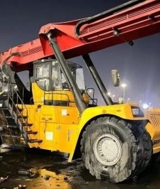 صورة اعلان : معدات متنقل لجميع المعدات الثقيله