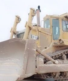 صورة اعلان : يوجد لدينا بلدوزرات وشيولات للأجار