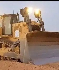 صورة اعلان : يوجد لدينا سواق بلدوزر برخصه الرامكو اسبي اسبي ساريه المفعول
