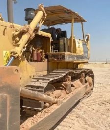 صورة اعلان : بلدوزر للأيجار