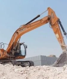 صورة اعلان : حفار بكلين للإيجار بكت دقاق يومي وشهري