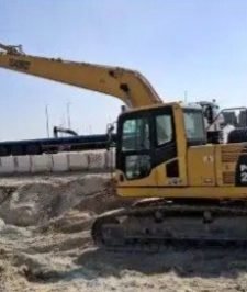 صورة اعلان : بوكلين بكلين ذراع طويل بوم طويل 17 متر استماره رخصة ارمكو