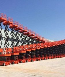 صورة اعلان : أفضل حلول تأجير سيزر لفت 12م كهرباء في الدمام | Best 12m Electric Scissor Lift Rental in Dammam – 00010