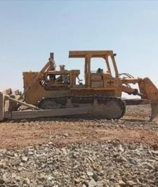 صورة اعلان : بوكلين حفار دقاق معدات ثقيله بلدوزر دركتر دركتل