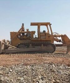 صورة اعلان : بوكلين حفار دقاق معدات ثقيله بلدوزر دركتر دركتل