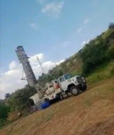 صورة اعلان : حفار آبار ارتوازية