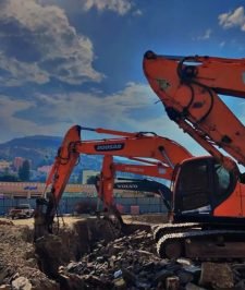 صورة اعلان : بوكلين دقاق حفار شيول للايجار