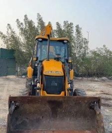 صورة اعلان : للبيع جي سي بي مديل 2018 مشروط نظيف جدا