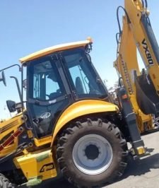 صورة اعلان : يوحد جي سي بي للايجار للشركات او شغل باليوم موديل جديد