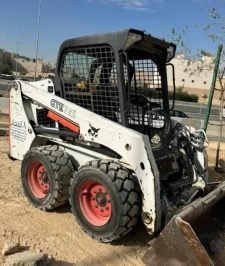 صورة اعلان : ببكات جي سي بي تلسكوبيه جي سي بي عرجاء كرين سيزرلفت بوم تراك