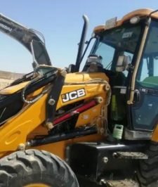 صورة اعلان : يوجد جي سي بي للاجار شركات نظامي بكامل اوراقه موديل 2023