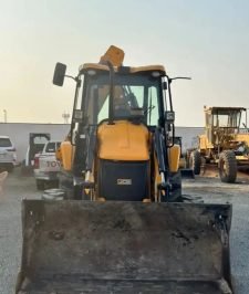 صورة اعلان : جي سي بي عرجاء للايجار الشهري موديل حديث مكيف 2021