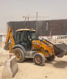 صورة اعلان : جي سي بي عرجا للايجار اليومي وبساعة