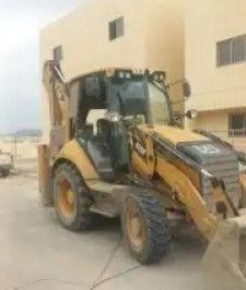 صورة اعلان : جي سي بي للايجار شهري يومي بالساعه