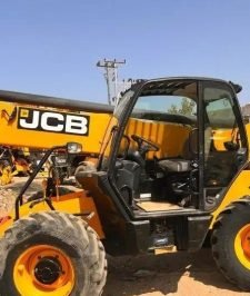 صورة اعلان : رافعات شوكية للإيجار