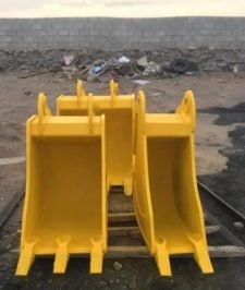 صورة اعلان : بوكلين جي سي بي قطع غيار جديده معدات نجران