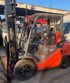 صورة اعلان : رافعات شوكية إيجار