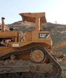 صورة اعلان : للإيجار بلدوزر D9R