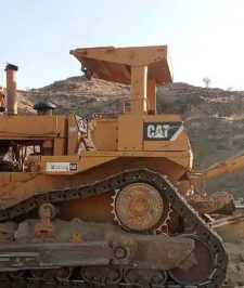 صورة اعلان : للإيجار بلدوزر D9R