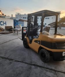 صورة اعلان : رافعة شوكية للإيجار في الرياض & تاج المملكة