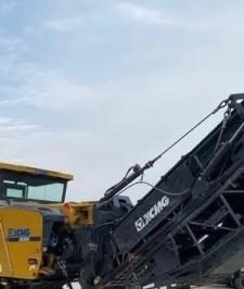 صورة اعلان : للبيع قشاطة أسفلت XCMG صيني موديل 2022