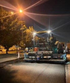 صورة اعلان : فرادة اسفلت قشاطة اسفلت معدات بوكلين وايت mc1