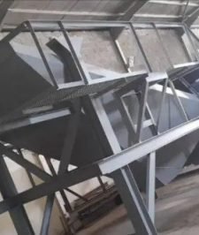 صورة اعلان : كسارة ثابتة مع سيور كسارة