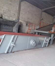 صورة اعلان : غربال كسارة طبقتين للبيع