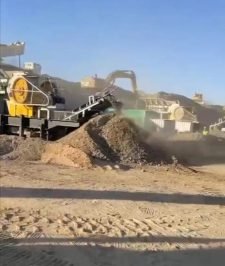 صورة اعلان : كسارات للإيجار الشهري العمل بشهر بالمتر للتواصل 0115054180