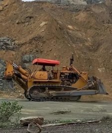 صورة اعلان : بلدوزر كوماتسو 155